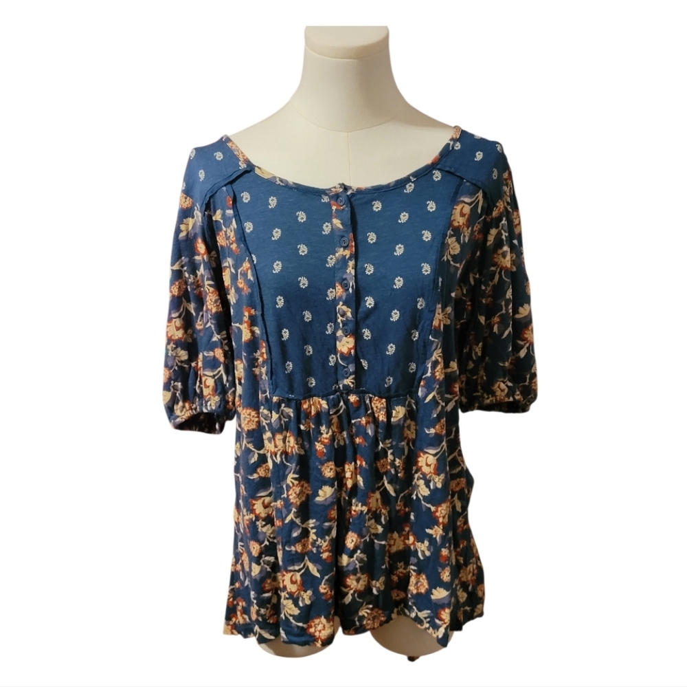 Wonderly Blue and Cream Cottage Floral Blouse Size Medium Made In India